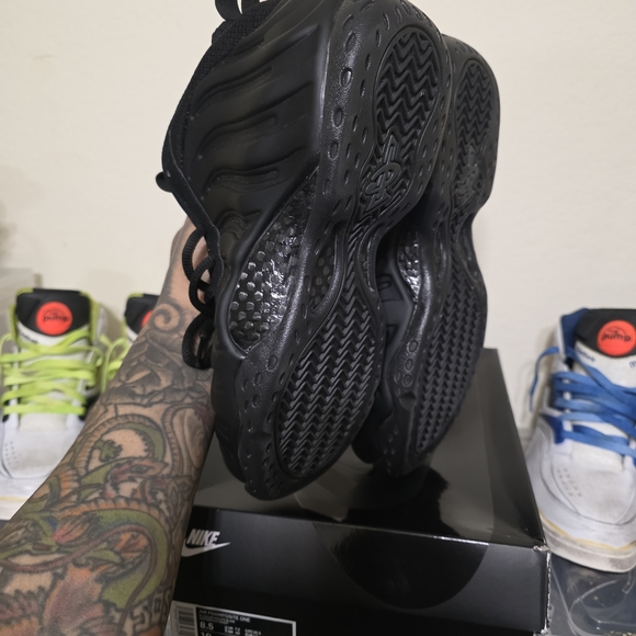 Nike Foamposite One Anthracite Size 8.5 US Mens Sneakers - Picture 3 of 7